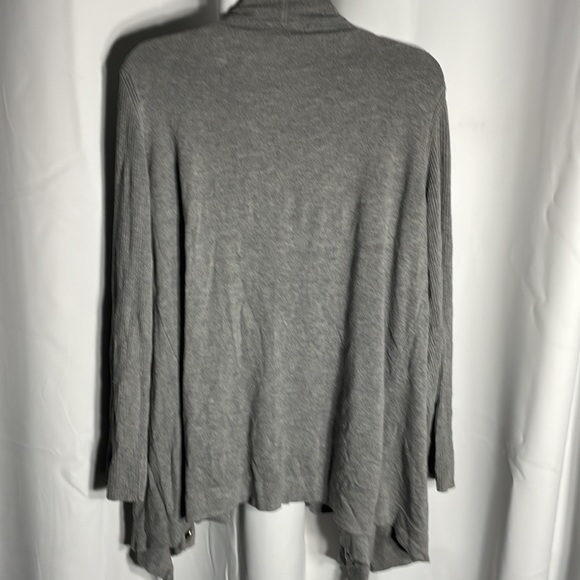 Plus size Star grey open front cardigan with silver grommets. - Picture 9 of 9